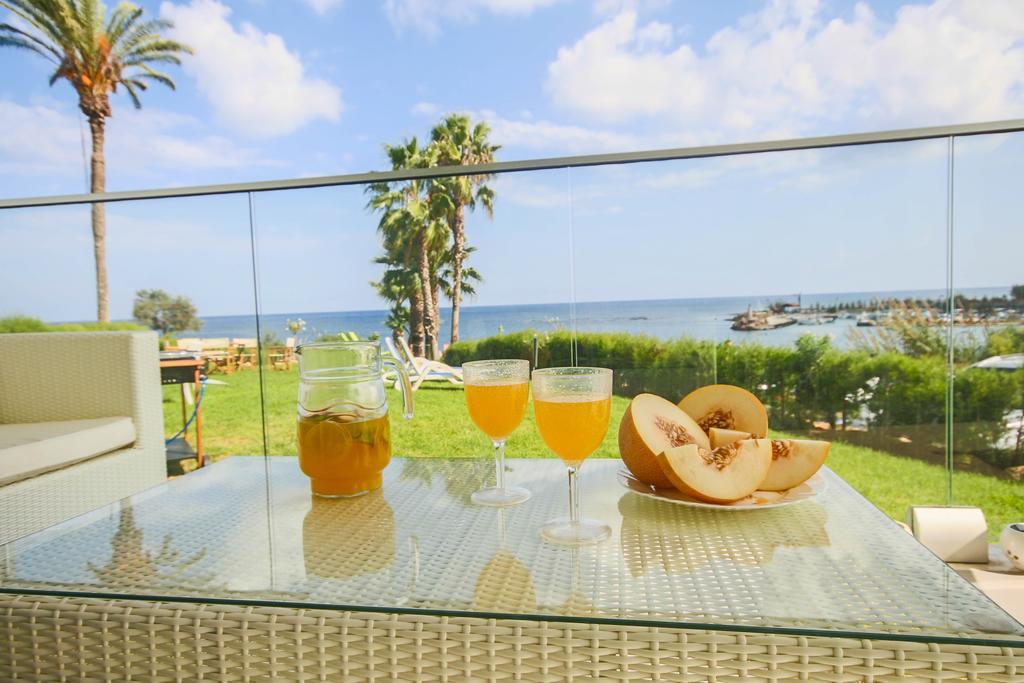 Beachfront Trident Protaras Pokoj fotografie
