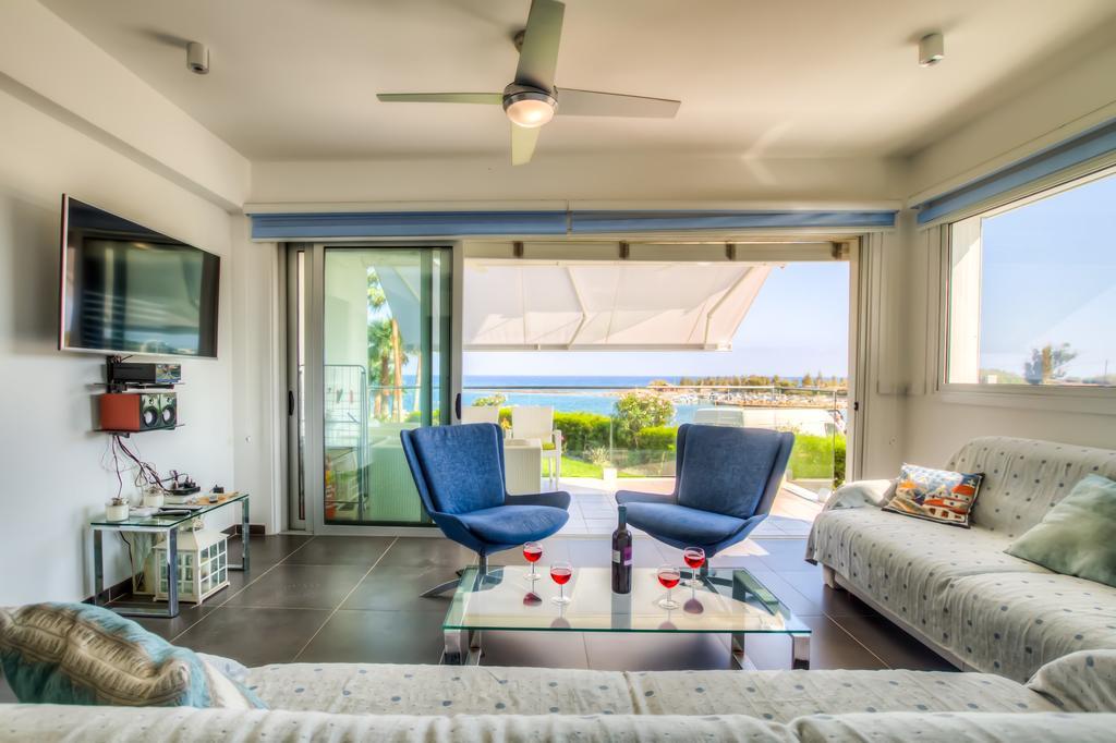 Beachfront Trident Protaras Exteriér fotografie