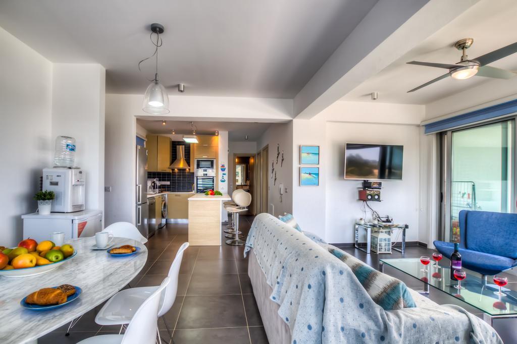 Beachfront Trident Protaras Exteriér fotografie