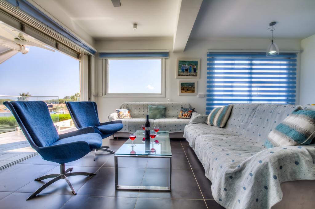 Beachfront Trident Protaras Exteriér fotografie