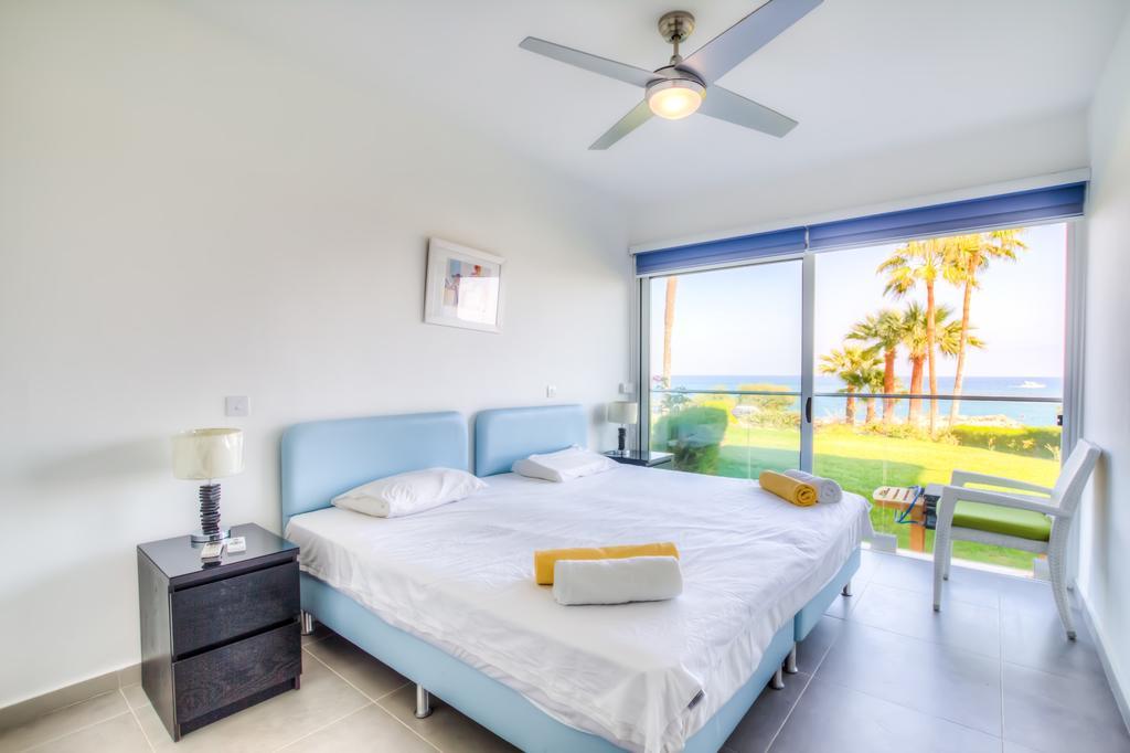 Beachfront Trident Protaras Exteriér fotografie