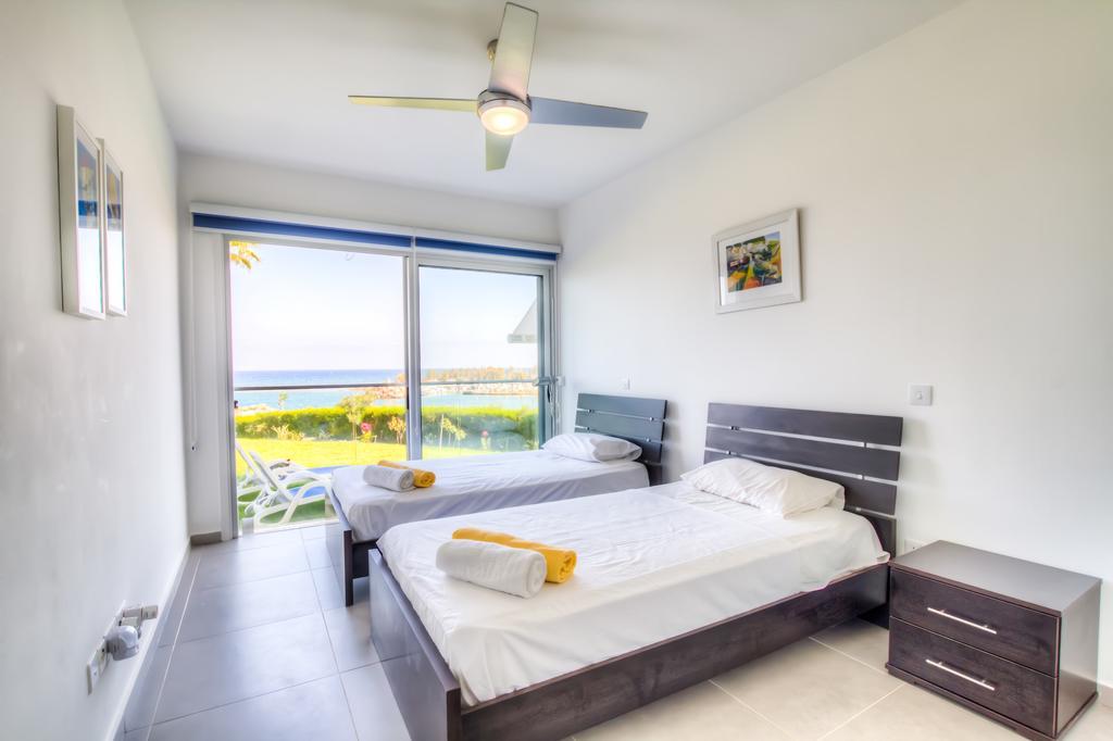 Beachfront Trident Protaras Exteriér fotografie