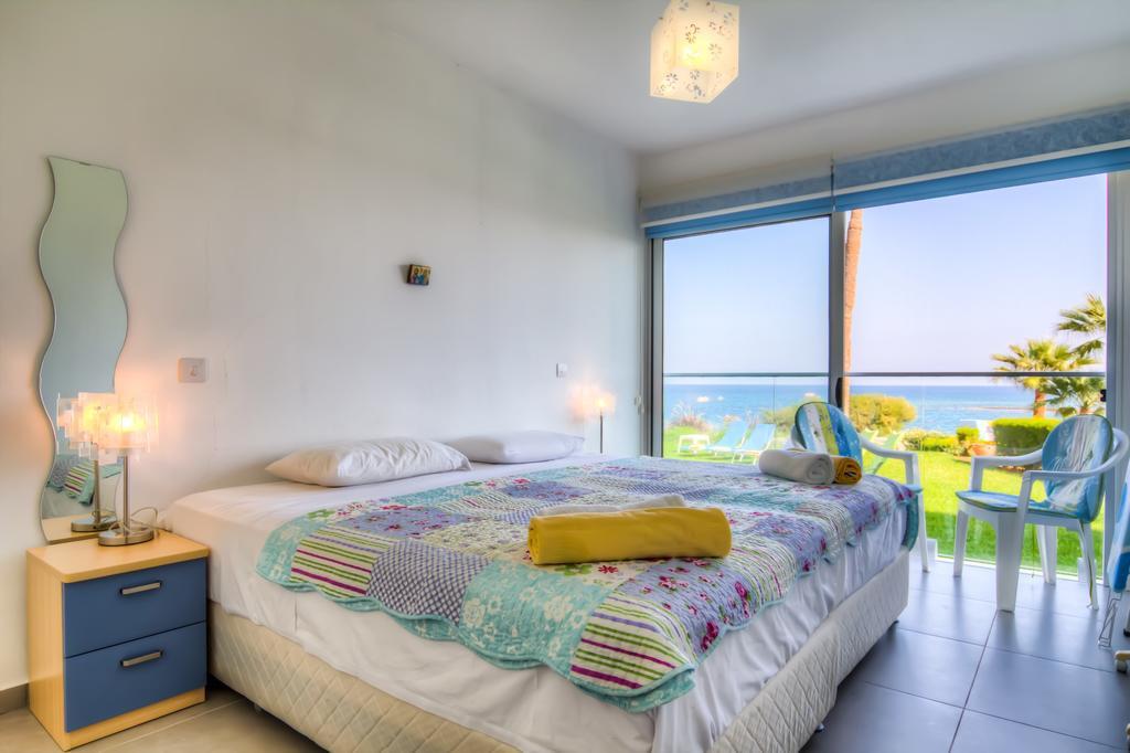 Beachfront Trident Protaras Exteriér fotografie