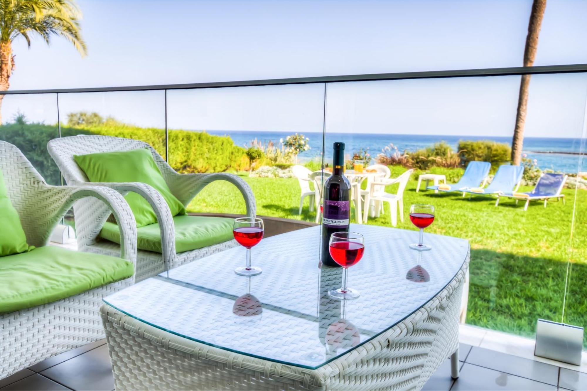 Beachfront Trident Protaras Exteriér fotografie