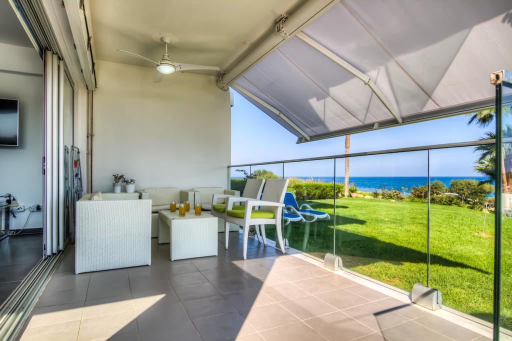 Beachfront Trident Protaras Exteriér fotografie