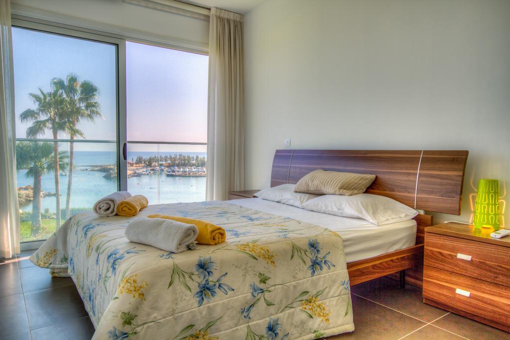 Beachfront Trident Protaras Pokoj fotografie