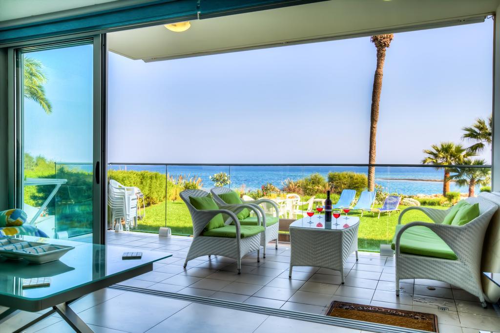 Beachfront Trident Protaras Exteriér fotografie